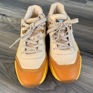 Moving and would like to sale